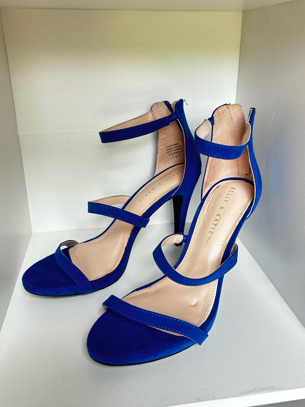 Kelly & Katie Blue Strappy Heel/ size US 9